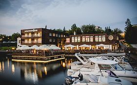 Hotel Port 110